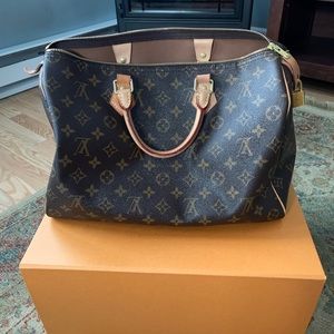 Louis Vuitton Speedy 35